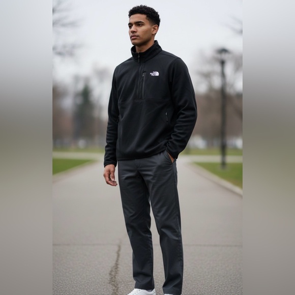 The North Face Men's Black Performance Jacket - Picture 3 of 5